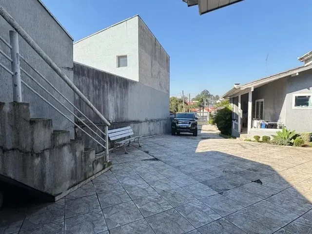 Casa com 480m² 3 quartos e 2 banheiros, à venda, no bairro Lindóia em Curitiba