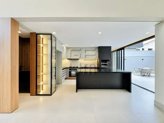 Casa com 300m² 3 quartos e 4 banheiros, à venda, no bairro Residencial Bellevie em Cambé