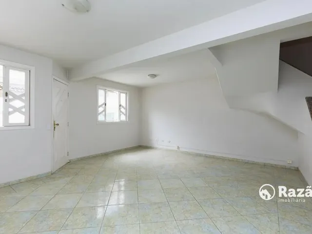 Casa 3 quartos e 1 banheiro, para alugar, no bairro Guabirotuba em Curitiba