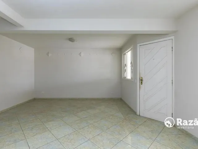 Casa 3 quartos e 1 banheiro, para alugar, no bairro Guabirotuba em Curitiba