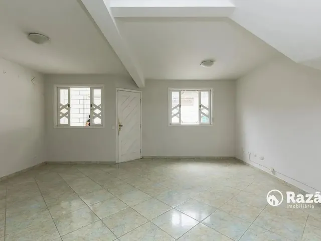 Casa 3 quartos e 1 banheiro, para alugar, no bairro Guabirotuba em Curitiba