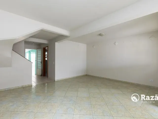 Casa 3 quartos e 1 banheiro, para alugar, no bairro Guabirotuba em Curitiba