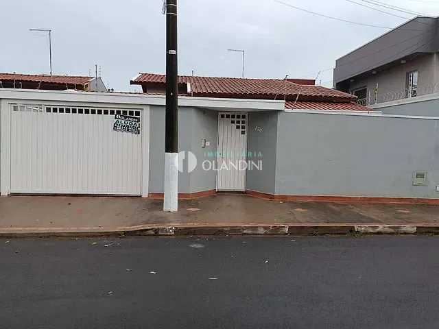 Casa com 300m² 3 quartos e 2 banheiros, para alugar, no bairro Egydio Tagliari em Artur Nogueira