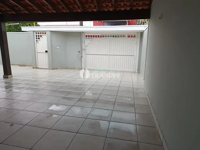 Casa com 300m² 3 quartos e 2 banheiros, para alugar, no bairro Egydio Tagliari em Artur Nogueira