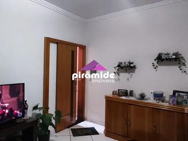 Casa com 125m² 2 quartos e 1 banheiro, à venda, no bairro Jardim Pararangaba em São José dos Campos
