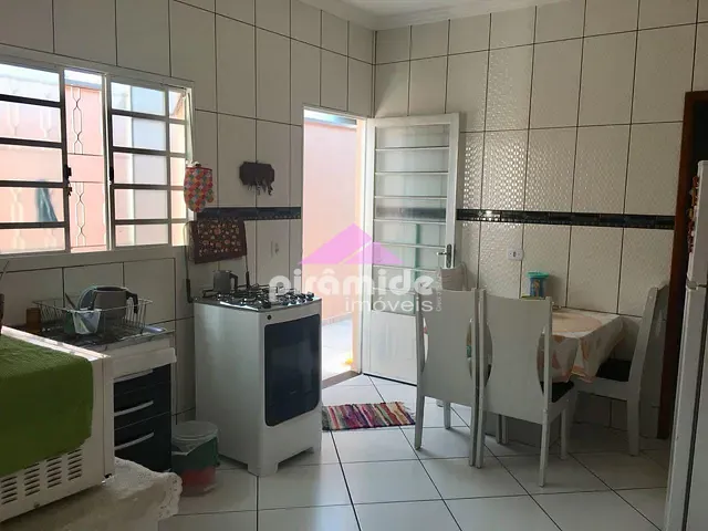 Casa com 125m² 2 quartos e 1 banheiro, à venda, no bairro Jardim Pararangaba em São José dos Campos