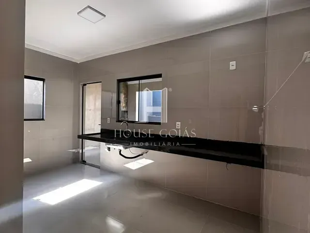 Casa com 180m² 3 quartos e 2 banheiros, à venda, no bairro Residencial Solar Garden II em Aparecida de Goiânia