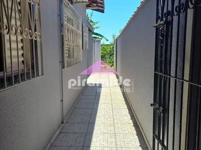 Casa com 174m² 2 quartos e 3 banheiros, à venda, no bairro Parque Residencial Santo André em Caçapava