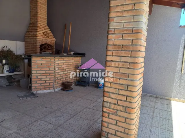 Casa com 174m² 2 quartos e 3 banheiros, à venda, no bairro Parque Residencial Santo André em Caçapava