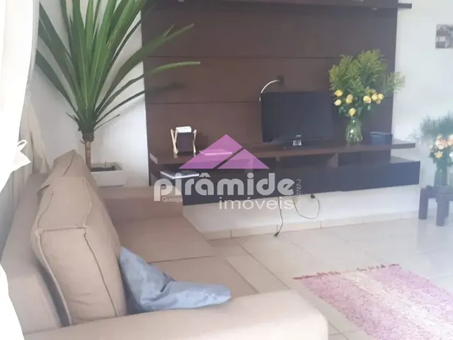 Casa com 174m² 2 quartos e 3 banheiros, à venda, no bairro Parque Residencial Santo André em Caçapava
