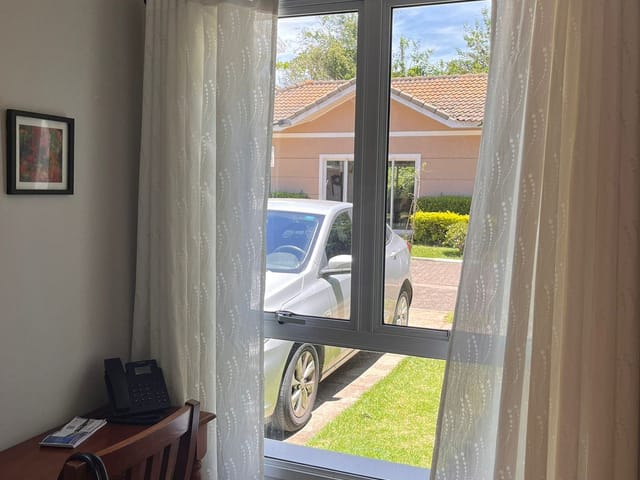 Casa com 324m² 4 quartos e 4 banheiros, à venda, no bairro Jardim Maria Tereza em Cotia