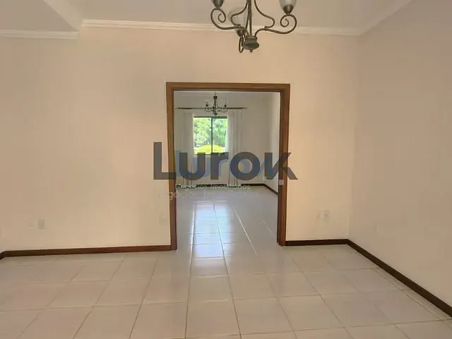 Casa com 207m² 3 quartos e 3 banheiros, à venda, no bairro Lenheiro em Valinhos