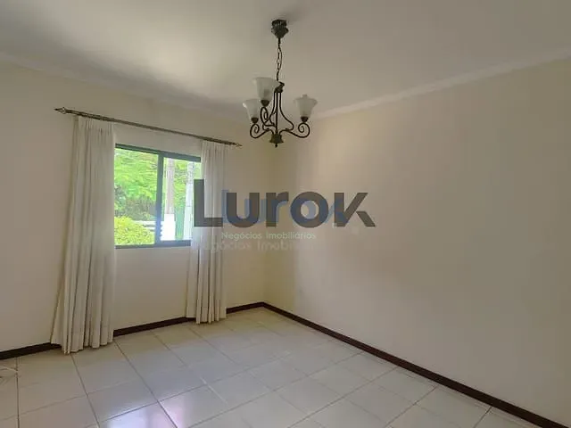 Casa com 207m² 3 quartos e 3 banheiros, à venda, no bairro Lenheiro em Valinhos