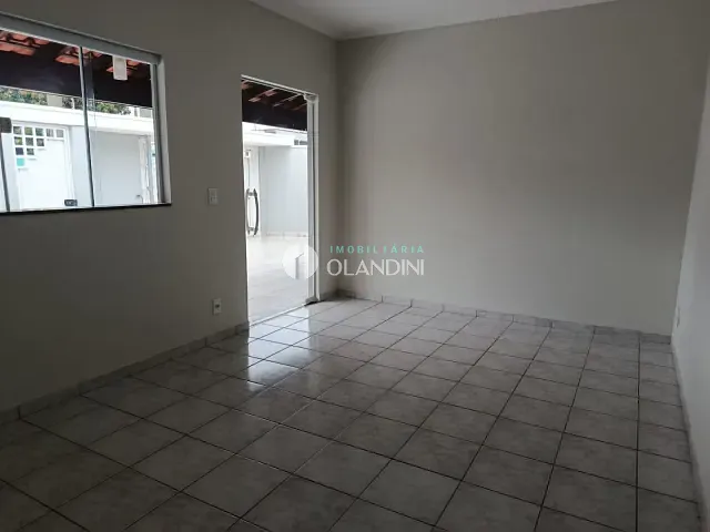 Casa com 300m² 3 quartos e 2 banheiros, à venda, no bairro Egydio Tagliari em Artur Nogueira