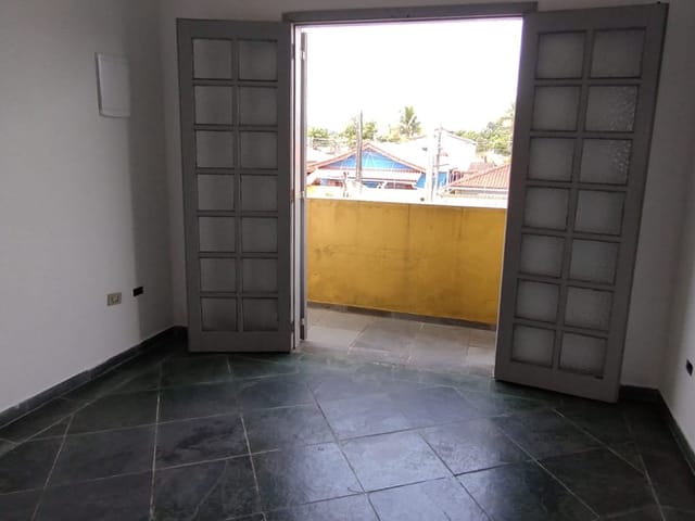 Casa 2 quartos e 2 banheiros, para alugar, no bairro Indaiá em Bertioga