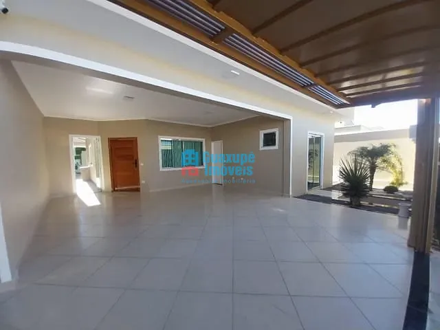 Casa 3 quartos e 3 banheiros, à venda, no bairro Nova Floresta V em Guaxupé