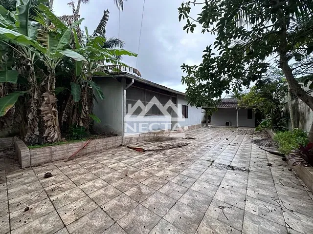 Casa com 360m² 3 quartos e 2 banheiros, à venda, no bairro Cidade Jardim em Caraguatatuba