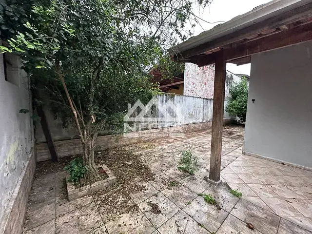 Casa com 360m² 3 quartos e 2 banheiros, à venda, no bairro Cidade Jardim em Caraguatatuba