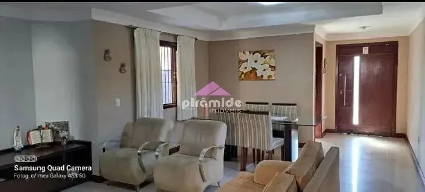 Casa, 4 quartos, 326 m² - Foto 1