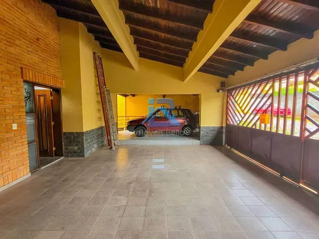 Casa com 250m² 3 quartos e 2 banheiros, à venda, no bairro Vila Brasileira em Itatiba