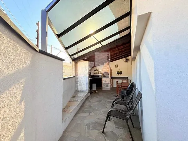 Casa com 210m² 3 quartos e 2 banheiros, à venda, no bairro Jardim Tarumã em Jundiaí
