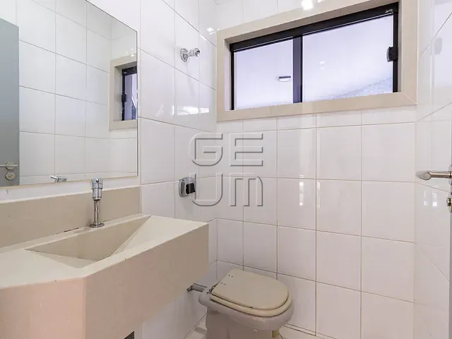 Casa com 388m² 4 quartos e 3 banheiros, à venda, no bairro Itamarati em Londrina