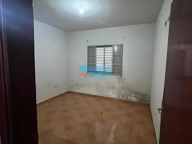 Casa com 250m² 2 quartos e 1 banheiro, à venda, no bairro Jardim Planalto em Guaxupé