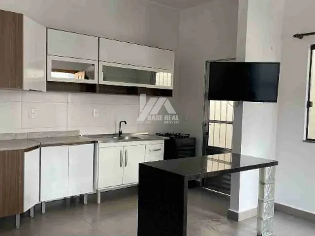 Casa 2 quartos e 1 banheiro, à venda, no bairro Cará-cará em Ponta Grossa