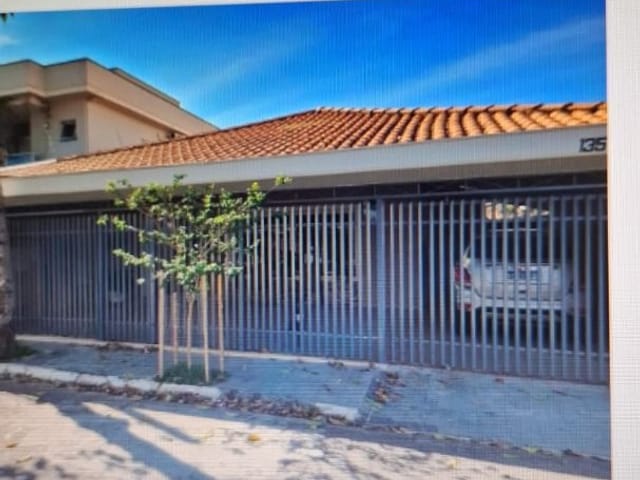 Casa com 250m² 3 quartos e 3 banheiros, à venda, no bairro Jardim das Indústrias em São José dos Campos