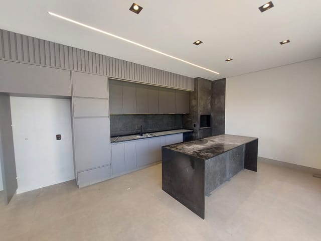 Casa com 250m² 3 quartos e 2 banheiros, à venda, no bairro Residencial Boa Vista em Birigüi
