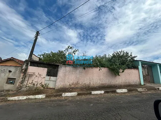 Casa à venda, no bairro Catetos em Guaxupé