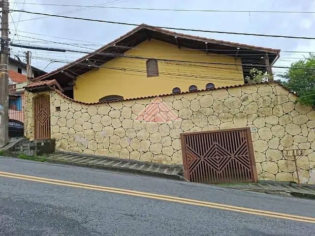 Casa com 250m² 3 quartos e 2 banheiros, à venda, no bairro Vila Bocaina em Mauá
