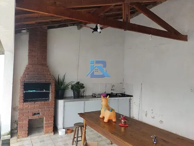 Casa com 250m² 2 quartos e 1 banheiro, à venda, no bairro Parque São Francisco em Itatiba