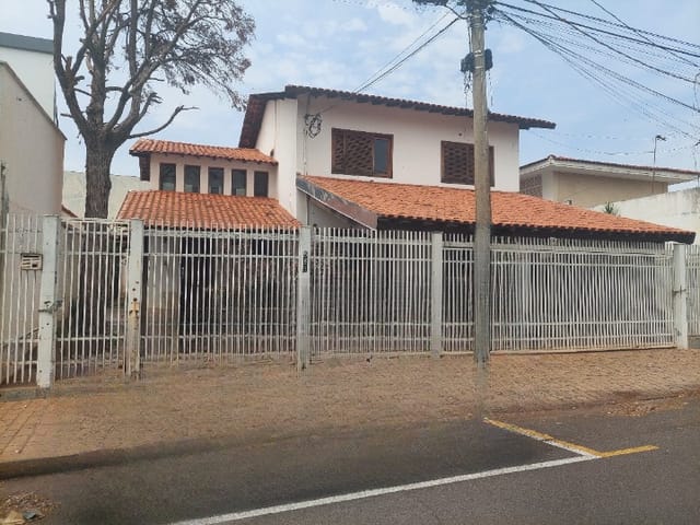 Casa com 473m² 3 quartos e 3 banheiros, à venda ou para alugar, no bairro Jardim Pérola em Birigüi