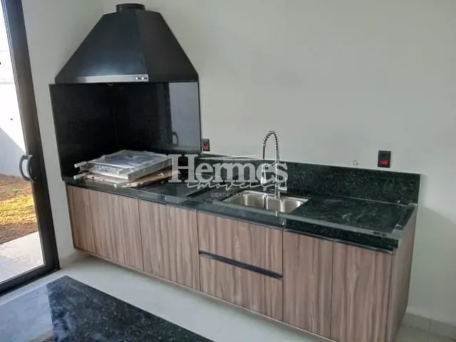 Casa com 370m² 3 quartos e 5 banheiros, à venda, no bairro Jardim América em Paulínia