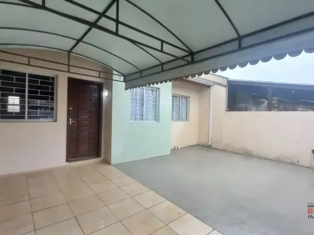 Casa 2 quartos e 1 banheiro, para alugar, no bairro Uberaba em Curitiba