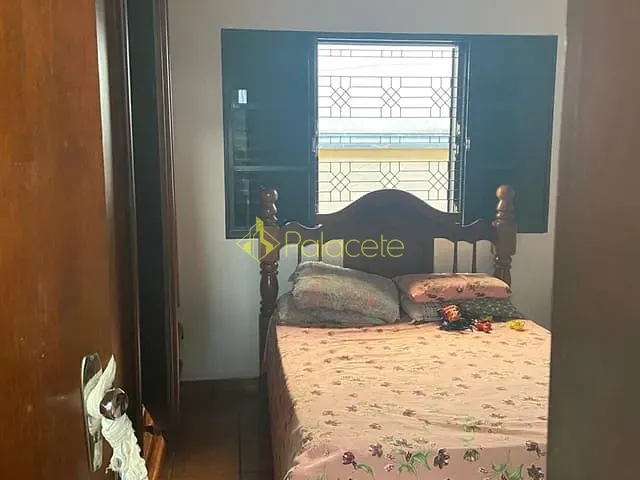 Casa com 330m² 3 quartos e 2 banheiros, à venda, no bairro Parque Tabaeté em Taubaté