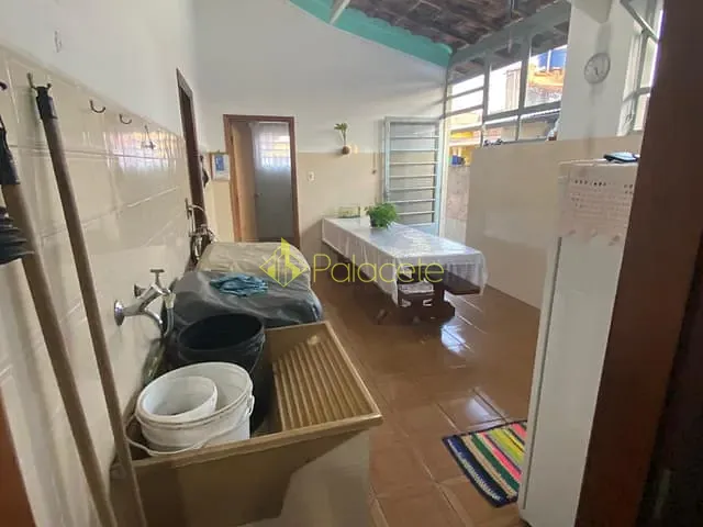 Casa com 330m² 3 quartos e 2 banheiros, à venda, no bairro Parque Tabaeté em Taubaté
