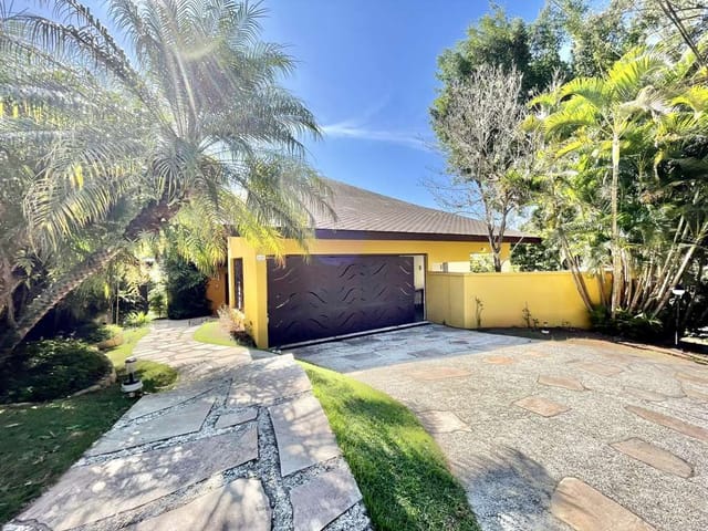 Casa com 1207m² 6 quartos e 6 banheiros, à venda, no bairro Palos Verdes em Carapicuíba