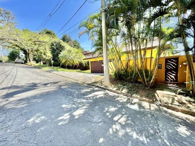Casa com 1207m² 6 quartos e 6 banheiros, à venda, no bairro Palos Verdes em Carapicuíba