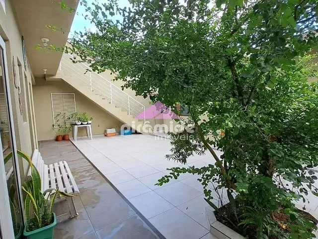 Casa com 300m² 3 quartos e 1 banheiro, à venda, no bairro Jardim do Sol em Caraguatatuba