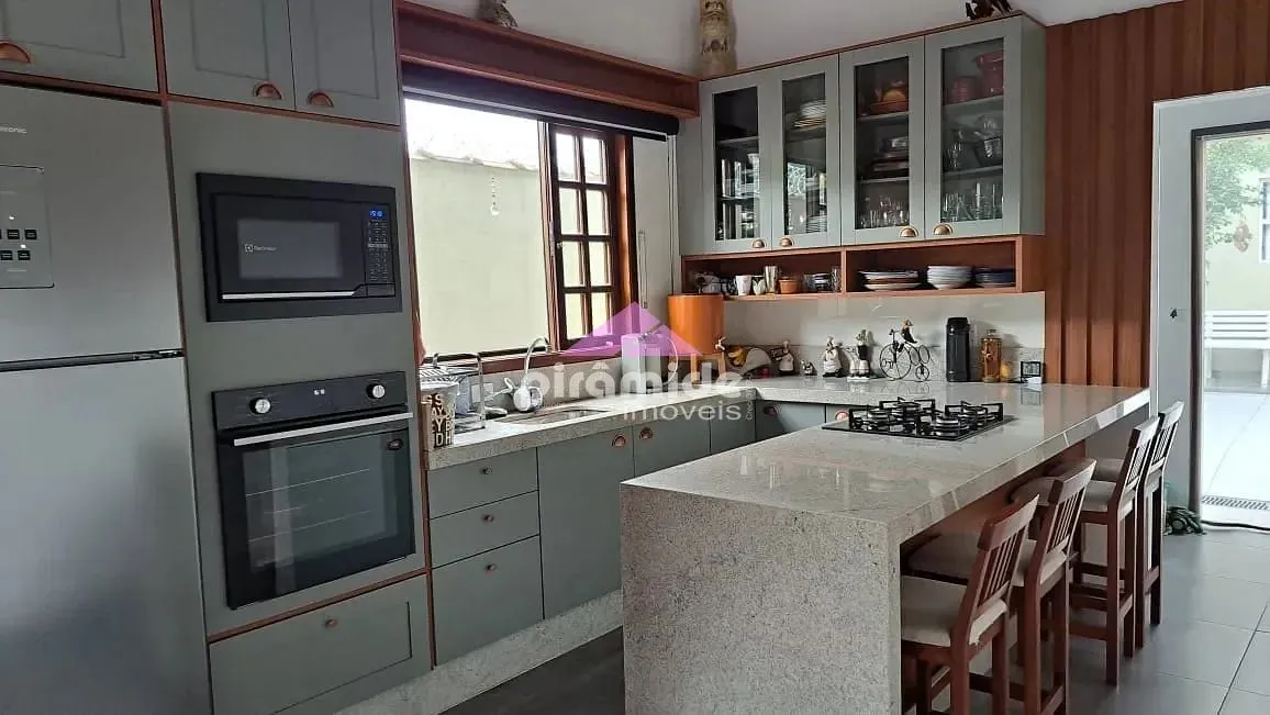 Casa, 3 quartos, 174 m² - Foto 3