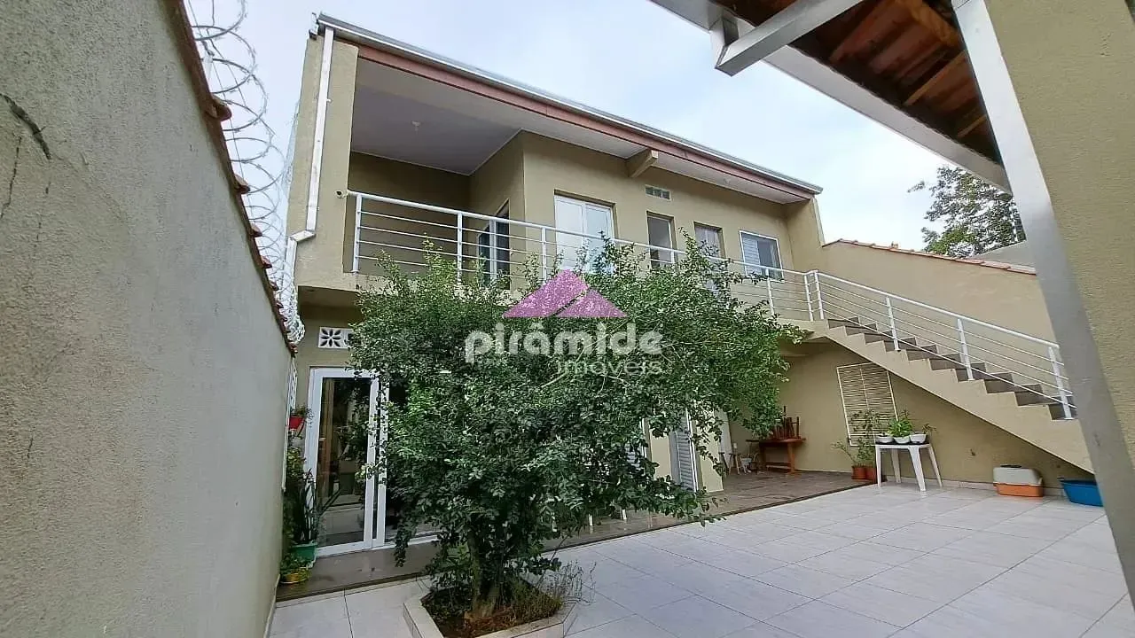 Casa, 3 quartos, 174 m² - Foto 1