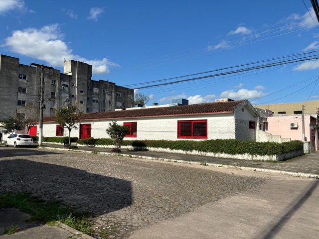 Casa 3 quartos e 3 banheiros, à venda, no bairro Centro em Pelotas