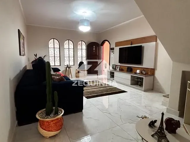 Casa com 125m² 3 quartos e 3 banheiros, à venda, no bairro Jd Dabril em Osasco