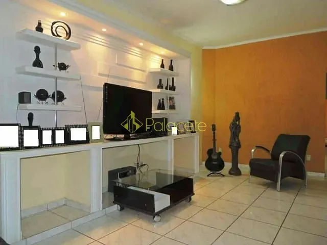 Casa com 399m² 4 quartos e 1 banheiro, à venda, no bairro Vila Molica em Guaratinguetá