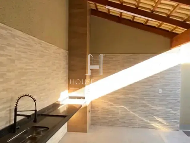 Casa com 225m² 3 quartos e 1 banheiro, à venda, no bairro Residencial Center Ville em Goiânia