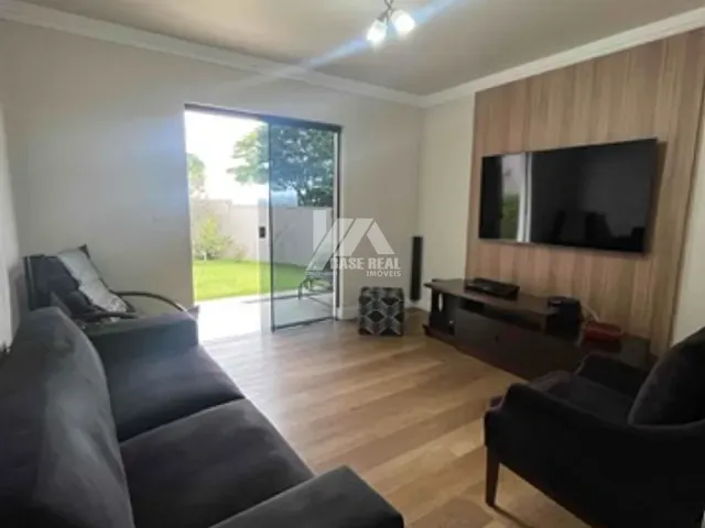 Casa com 400m² 3 quartos e 4 banheiros, à venda, no bairro Centro em Ponta Grossa