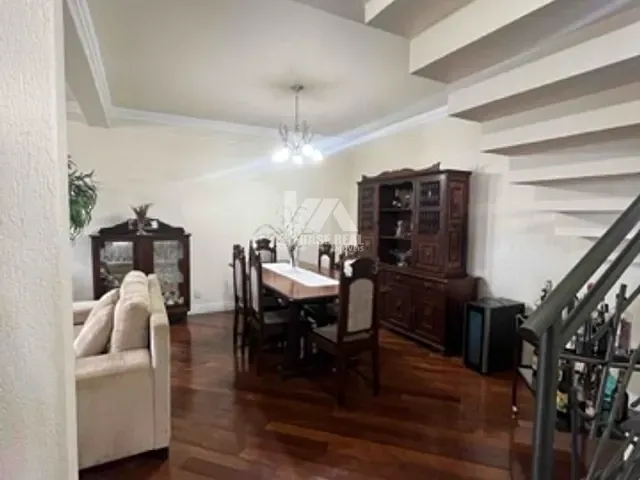 Casa com 400m² 3 quartos e 4 banheiros, à venda, no bairro Centro em Ponta Grossa