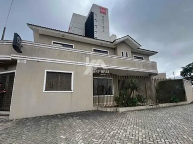 Casa com 400m² 3 quartos e 4 banheiros, à venda, no bairro Centro em Ponta Grossa